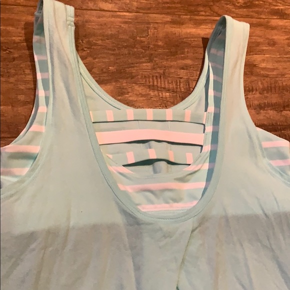 Ivivva flowy top